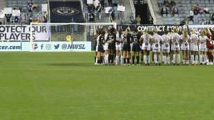 Missbrauchsskandal im US-Fu&szlig;ball: NWSL-Spiele mit Protesten fortgesetzt
