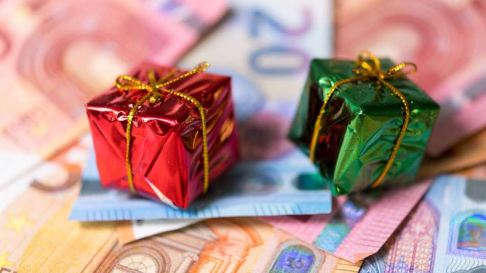 Deutsche wollen dieses Jahr für Weihnachtsgeschenke 281 Euro ausgeben