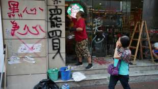 Boykottaufrufe und Schmierereien gegen Starbucks in Hongkong