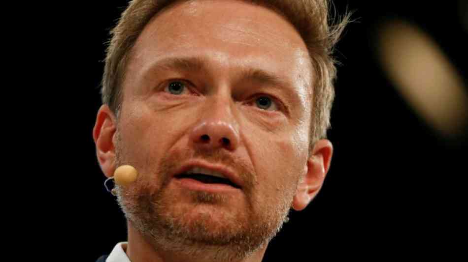 Lindner wirbt für Offenhaltung von Flughafen Tegel