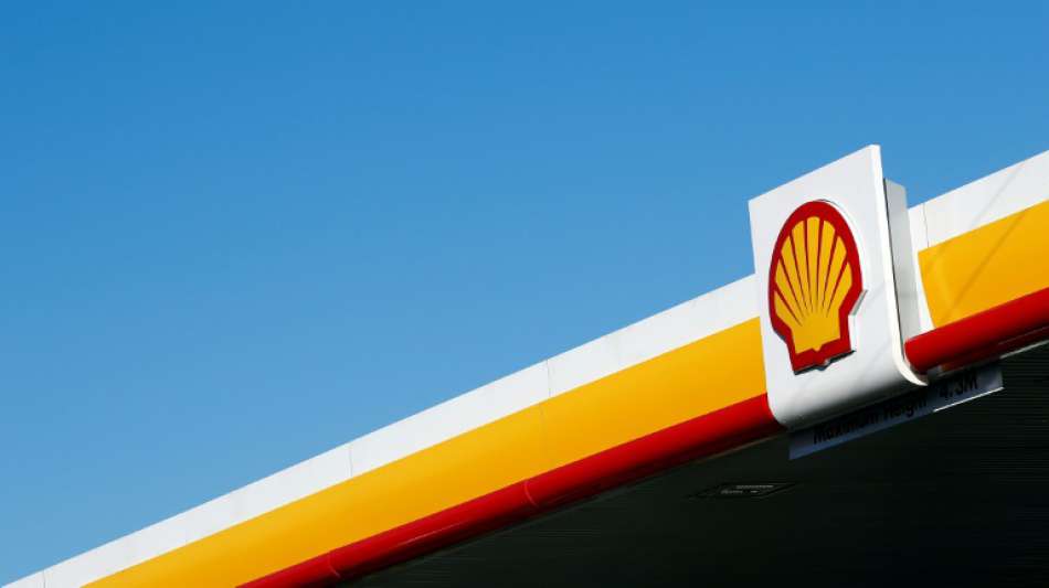 Shell rutscht wegen Ölpreisverfall in die roten Zahlen 