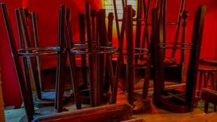 Unionspolitiker stellen Corona-Politik der Regierung infrage