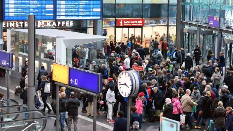 Bahn-Reisende müssen auch am Freitag mit vielen Zugausfällen rechnen