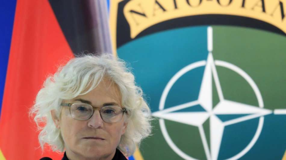 Lambrecht verurteilt russischen Aufmarsch an ukrainischer Grenze scharf