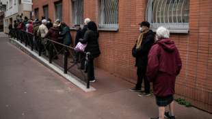 Impfung der &uuml;ber 75-J&auml;hrigen in Frankreich begonnen