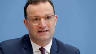 Corona-Regeln: Spahn mahnt Bürger zur Einhaltung