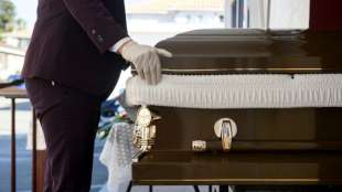 Weltweit mehr als 15.700 Corona-Tote binnen 24 Stunden