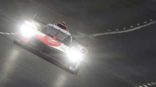 Le Mans: Fl&ouml;rsch scheidet aus - Doppelsieg f&uuml;r Toyota