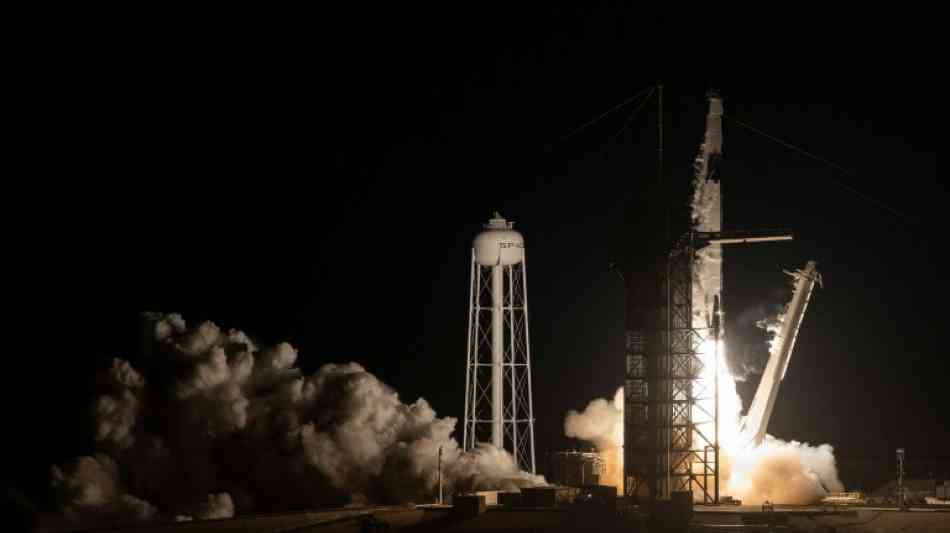 Bemannbare SpaceX-Raumkapsel in Florida zur ISS gestartet