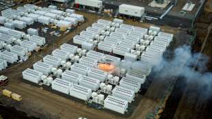 Brand von Tesla-Riesenbatterie in Australien nach drei Tagen unter Kontrolle