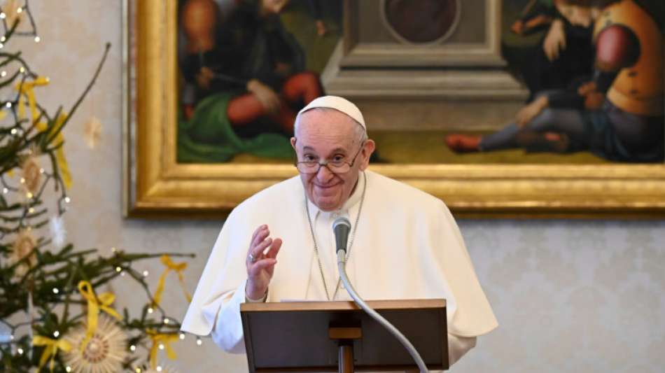 Papst und Königin Elizabeth II. reihen sich in weltweite Impfkampagne ein