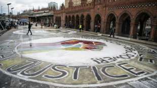 Fridays for Future wirbt mit großformatigen Botschaften für mehr Klimaschutz