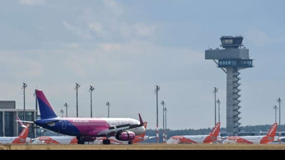 Ungarische Fluglinie Wizz Air plant tausend neue Stellen bis Dezember