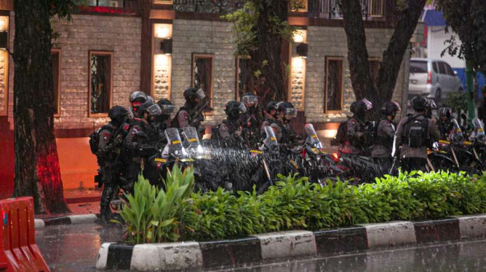 Sch&uuml;sse im Hauptquartier der Polizei in Jakarta