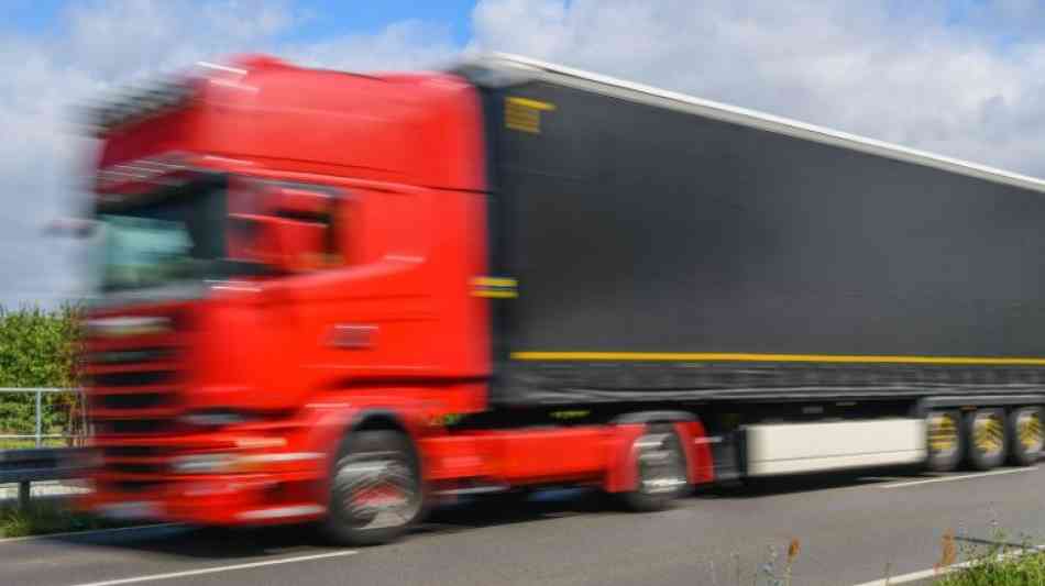Hunderte Lkw fahren mit defekter oder manipulierter Abgasreinigung durch Deutschland
