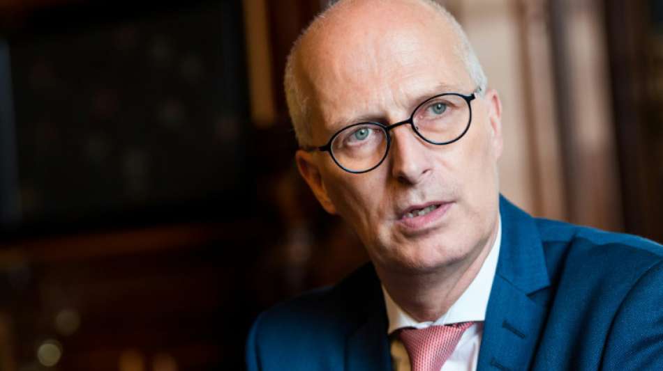 Hamburger SPD stellt Tschentscher mit 99 Prozent als Spitzenkandidat auf