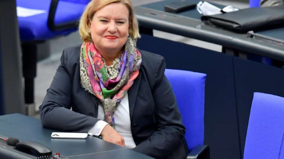 Neue Wehrbeauftragte Högl legt vor dem Bundestag Amtseid ab