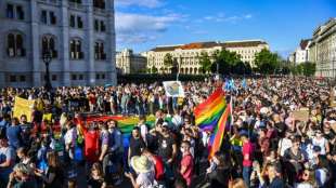 Proteste gegen geplantes Verbot von "Werbung" f&uuml;r Homosexualit&auml;t in Ungarn