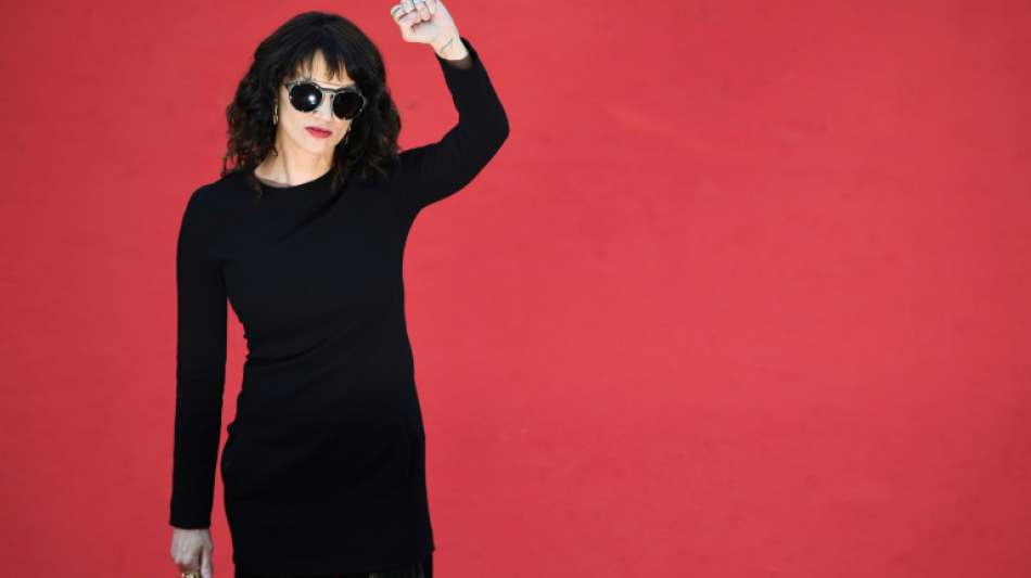 Asia Argento beschuldigt Regisseur Rob Cohen des sexuellen Missbrauchs