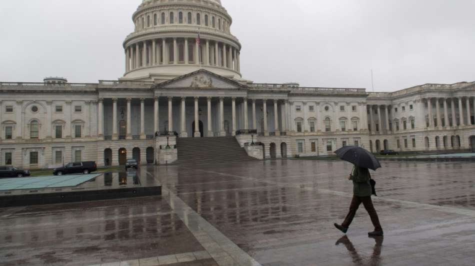 Senat in Washington billigt Billionen-Notprogramm gegen Coronavirus-Krise
