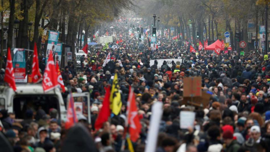 Mehr als 800.000 Menschen protestieren in Frankreich gegen Macrons Rentenreform