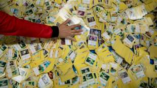 Pok&eacute;mon-Karte in Frankreich f&uuml;r fast 12.000 Euro versteigert