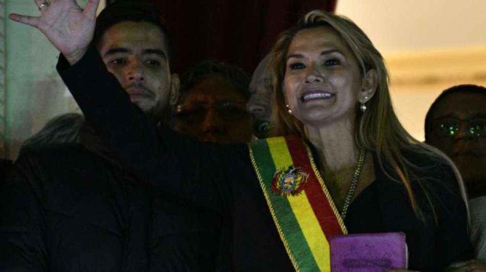 Oppositionspolitikerin Añez ernennt sich in Bolivien zur Übergangspräsidentin