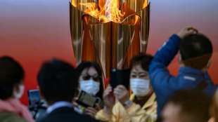 Mehr als 50.000 Japaner pilgern zum Olympischen Feuer