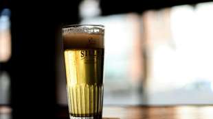 Zahl der Todesfälle durch Alkoholkonsum in England steigt auf Rekordhoch