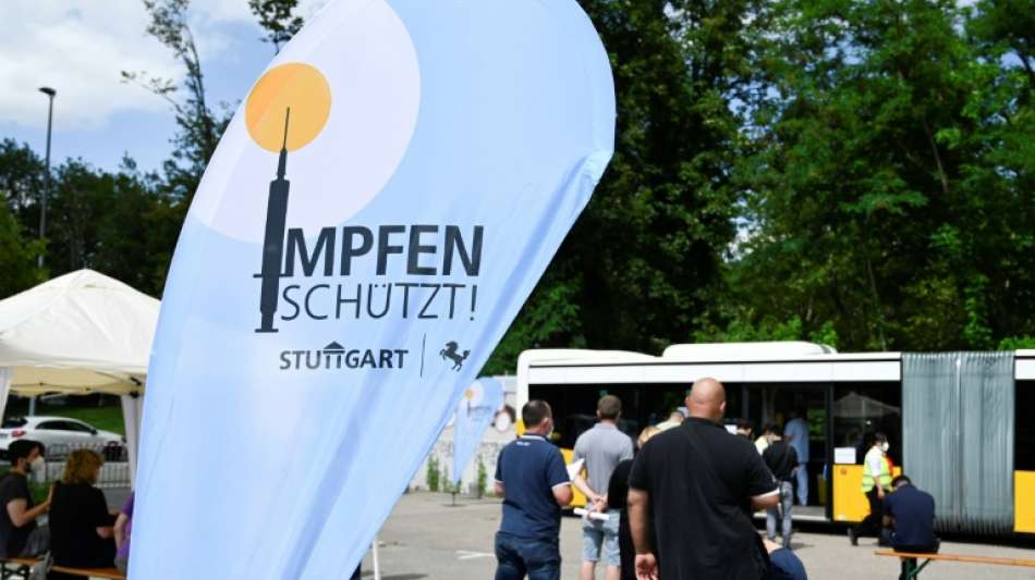 Reges Interesse bei Sonder-Impfaktion vor Barcelona-Spiel in Stuttgart