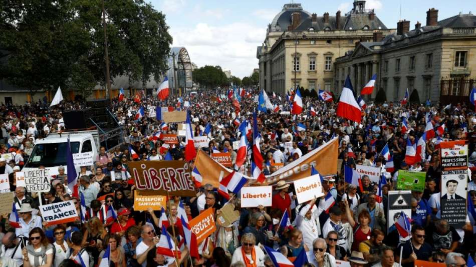 160.000 Menschen protestieren gegen Corona-Regeln in Frankreich