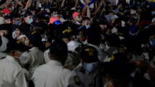 Tausende Honduraner durchbrechen Polizeisperre an Grenze zu Guatemala