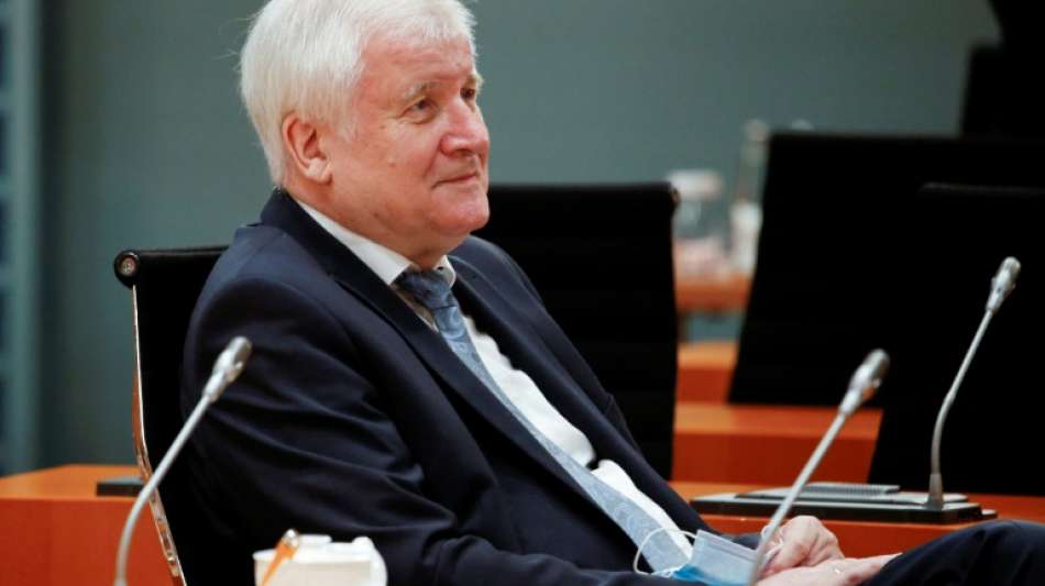 Seehofer fordert besseren Schutz von Sinti und Roma vor Diskriminierung