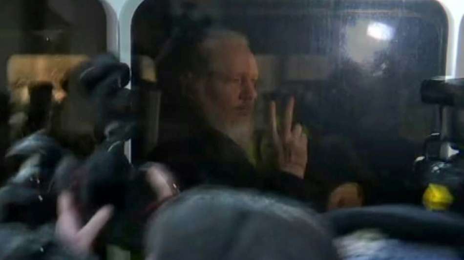 Linke Abgeordnete: Auslieferung von Assange an die USA verhindern