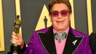 Elton John singt in Paris f&uuml;r Klimaschutz und gegen Armut