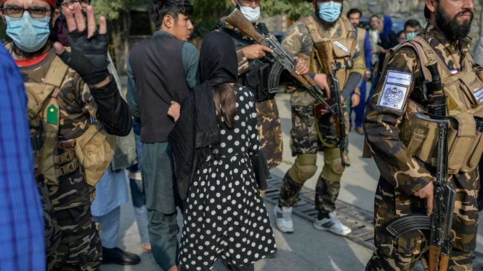 Taliban l&ouml;sen Protest von Frauen mit Warnsch&uuml;ssen auf