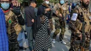Taliban l&ouml;sen Protest von Frauen mit Warnsch&uuml;ssen auf