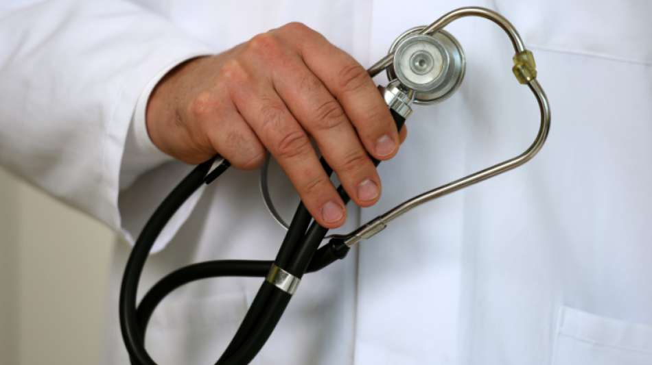 Marburger Bund fordert für Ärzte an Unikliniken sechs Prozent mehr Gehalt