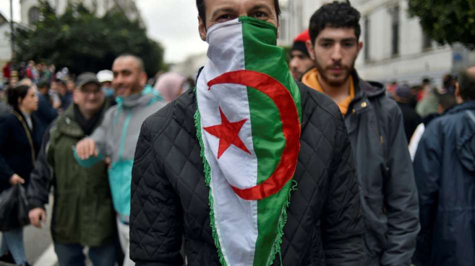 Tausende an Jahrestag der "Hirak"-Protestbewegung in Algerien auf der Stra&szlig;e