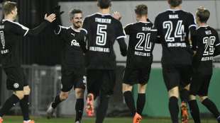 Kiel &uuml;bernimmt Tabellenf&uuml;hrung - Hannover nur 0:0 gegen Paderborn