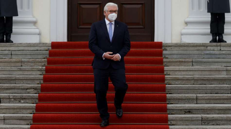 Steinmeier verleiht Bundesverdienstkreuz an Engagierte in der Corona-Pandemie