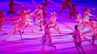 Keine Zuschauer, wenige Gäste: Eröffnungsfeier in Tokio hat begonnen