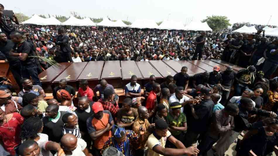 Nigeria: Tausende nehmen an Trauerfeier f