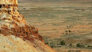 Zwei Australier nach mehreren Tagen ohne Verpflegung aus dem Outback gerettet