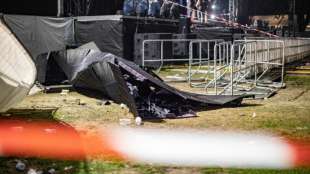 Fast 30 Verletzte durch umgestürzte Videoleinwand bei Konzert in Essen