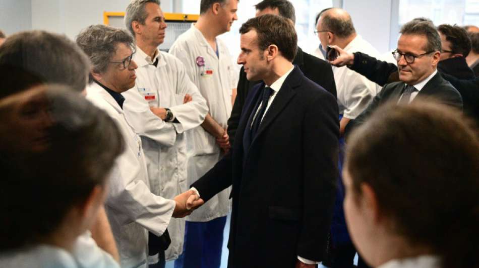 Frankreichs Präsident Macron warnt vor Coronavirus-Epidemie