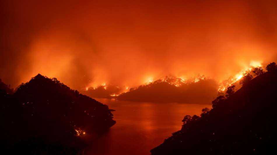 Schon 60.000 Menschen vor Waldbränden in Kalifornien in Sicherheit gebracht