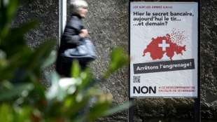 Schweizer stimmen bei Referendum klar für schärfere Waffengesetze