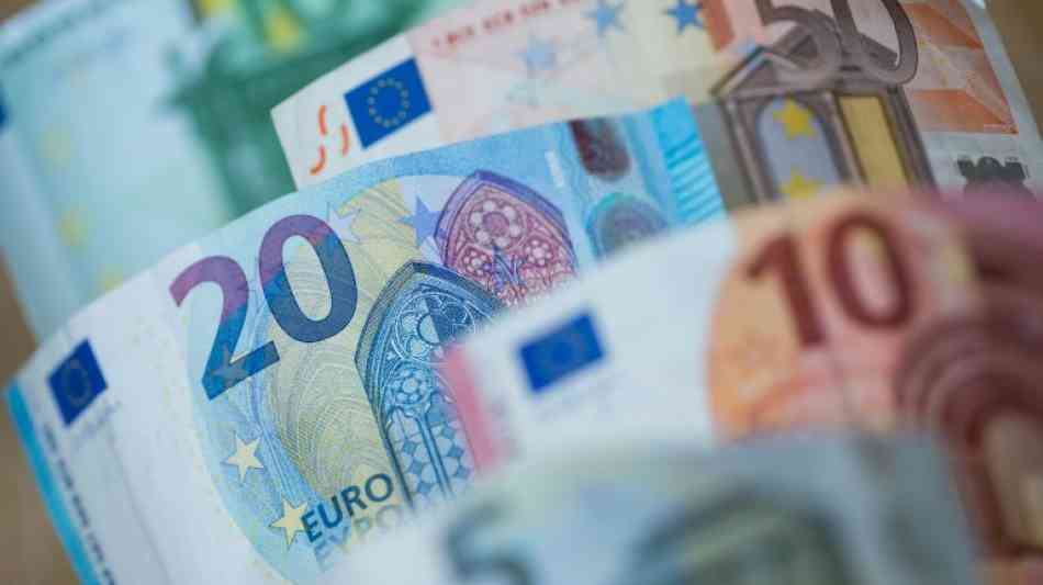 16-jähriges Mädchen in Berlin findet Handtasche mit 14.000 Euro in der U-Bahn