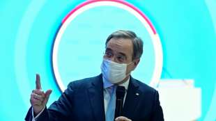 Laschets Vorschlag für "Brücken-Lockdown" stößt auf geteiltes Echo